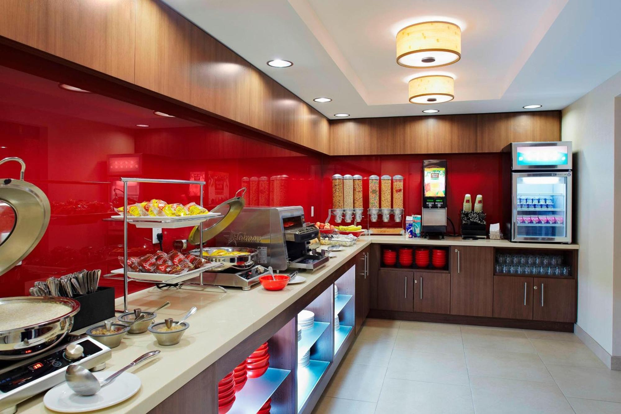 Towneplace Suites By Marriott Mississauga-Airport Corporate Centre Exterior photo