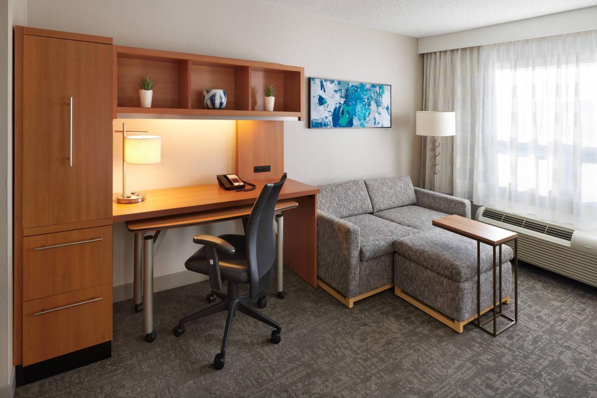 Towneplace Suites By Marriott Mississauga-Airport Corporate Centre Exterior photo