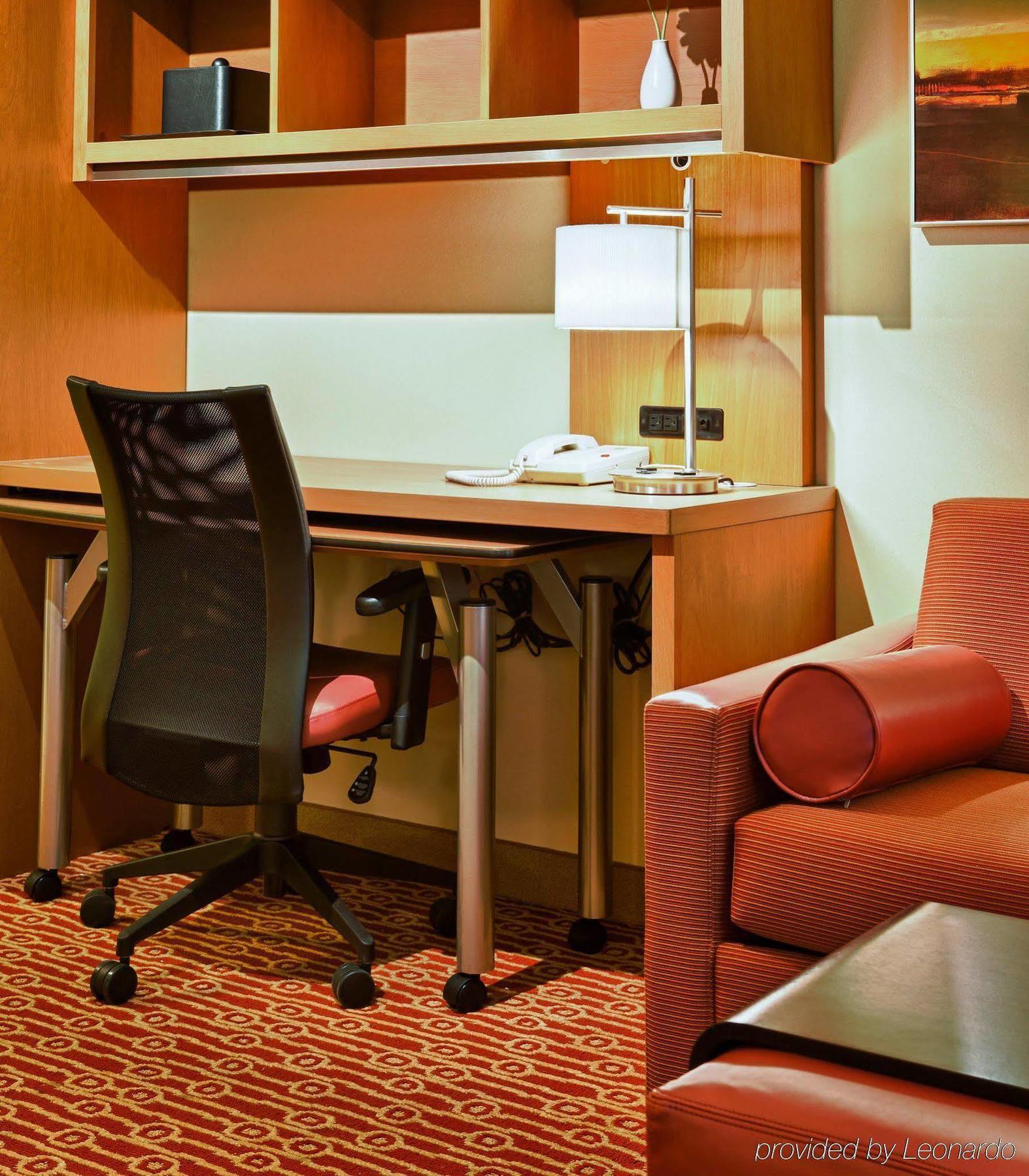 Towneplace Suites By Marriott Mississauga-Airport Corporate Centre Room photo