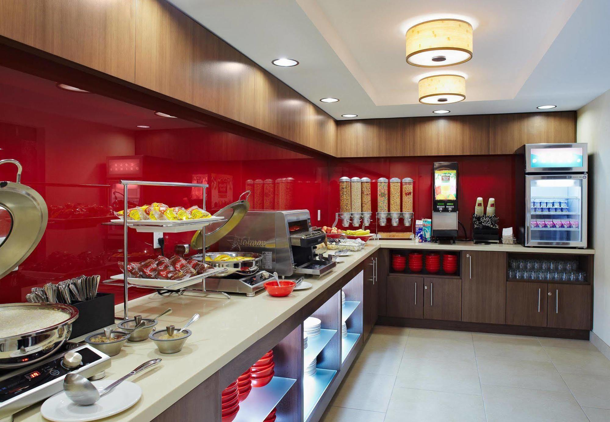 Towneplace Suites By Marriott Mississauga-Airport Corporate Centre Exterior photo